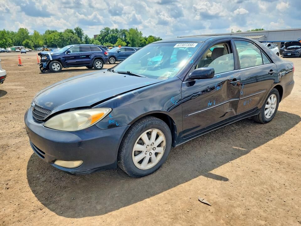 2004 TOYOTA Camry
