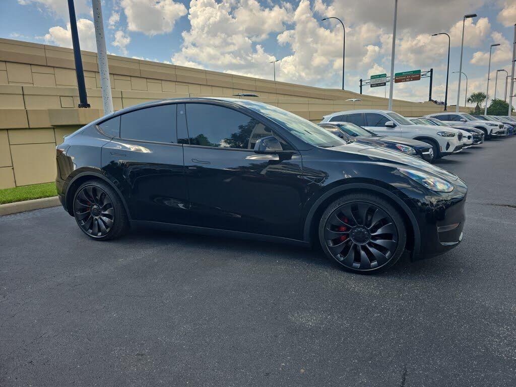 2023 TESLA Model Y