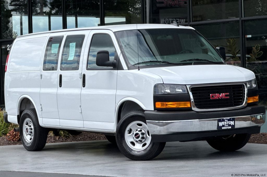 2025 GMC Savana
