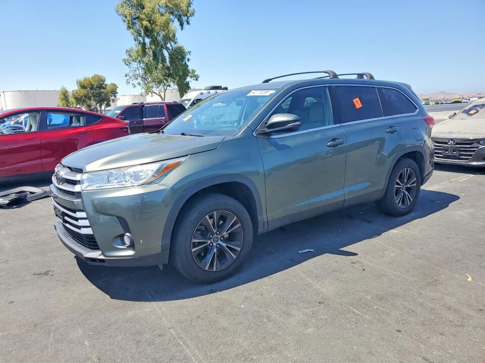 2019 TOYOTA Highlander