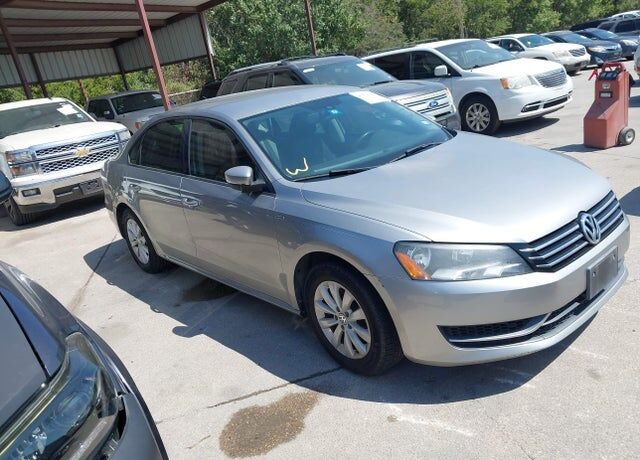 2014 VOLKSWAGEN Passat