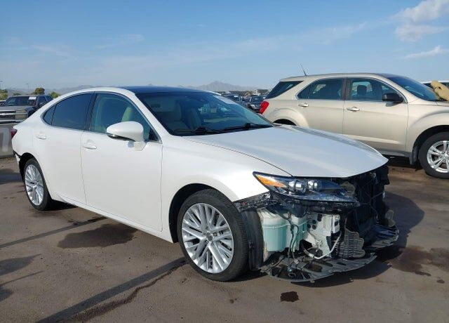 2016 LEXUS ES