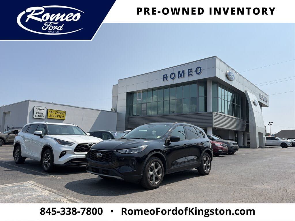 2025 FORD Escape