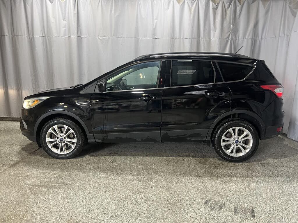 2017 FORD Escape