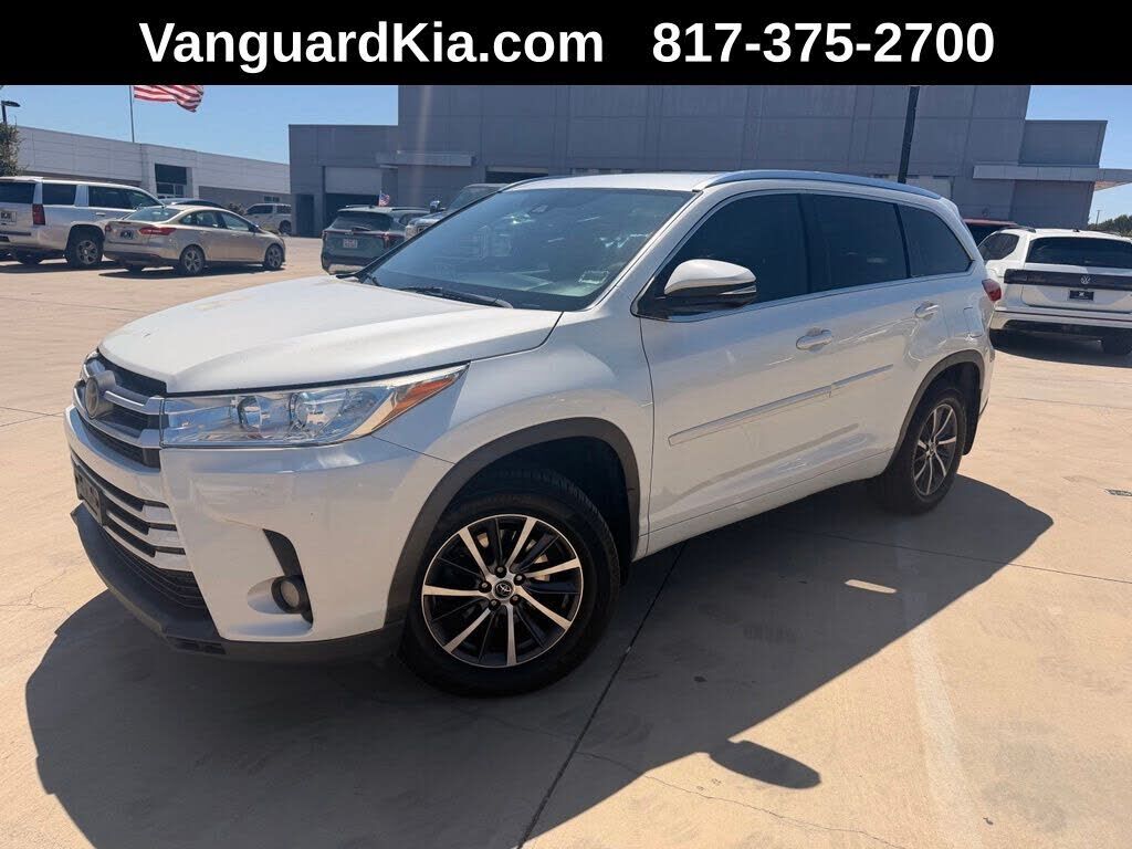 2017 TOYOTA Highlander