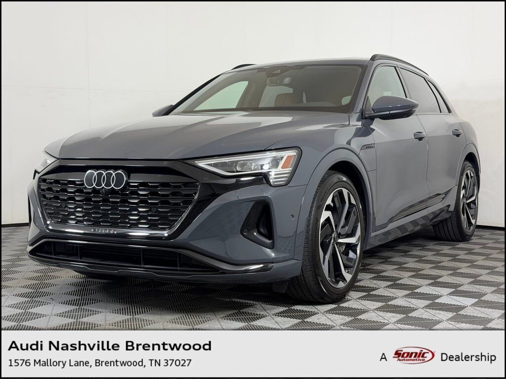 2024 AUDI Q8