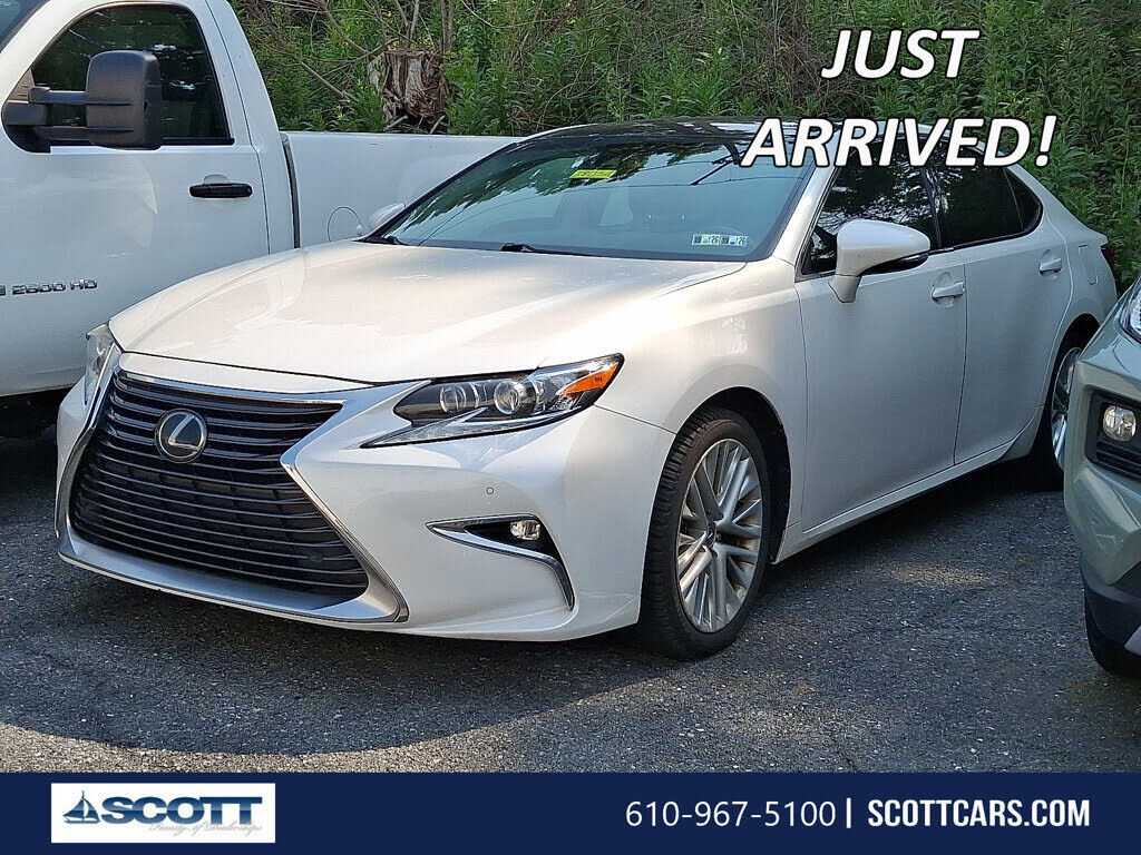 2016 LEXUS ES
