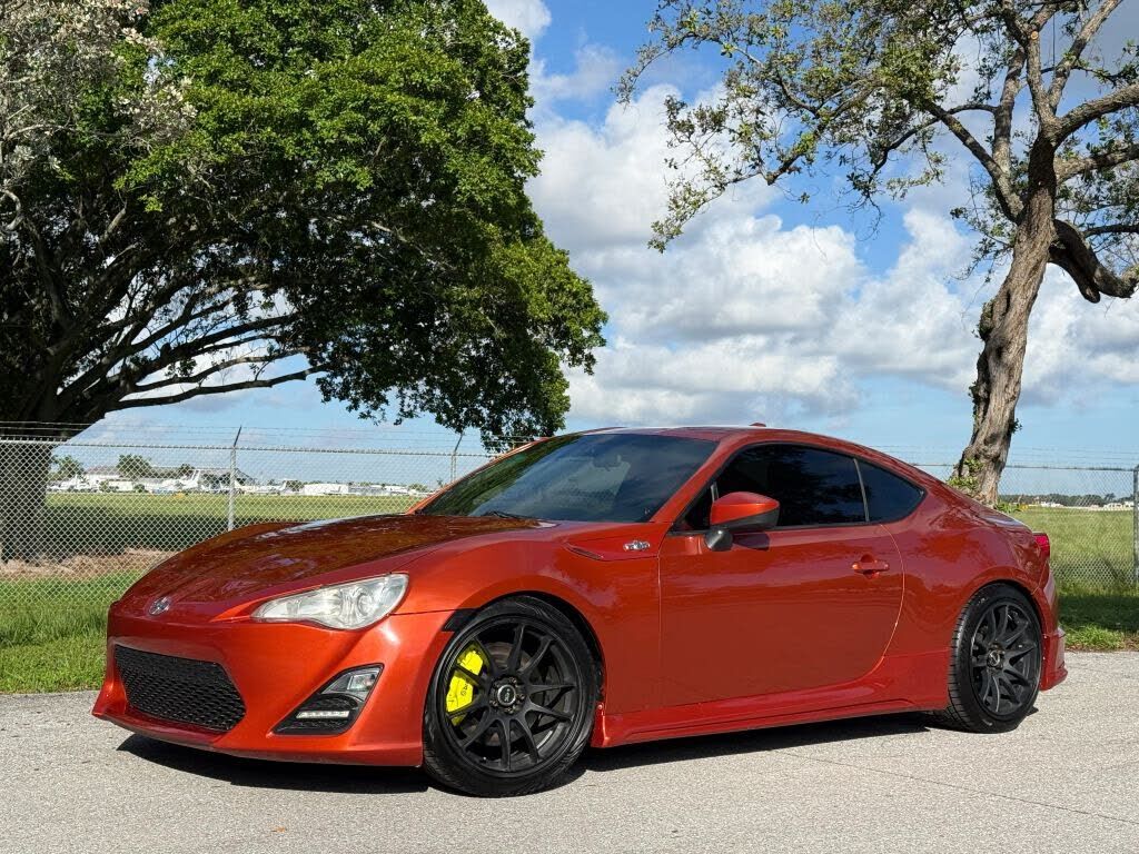 2016 TOYOTA Scion