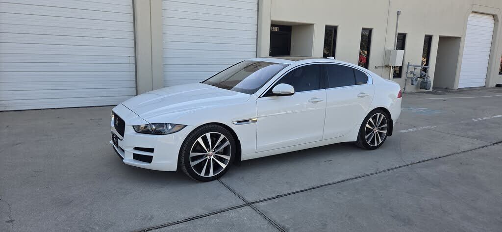 2017 JAGUAR XE