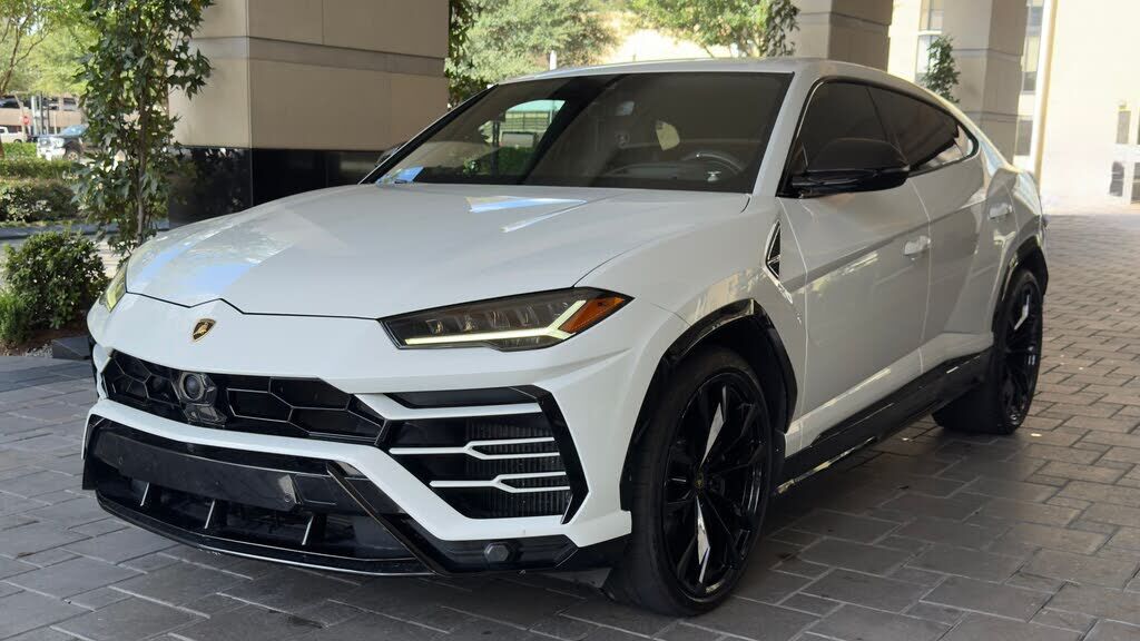 2021 LAMBORGHINI URUS