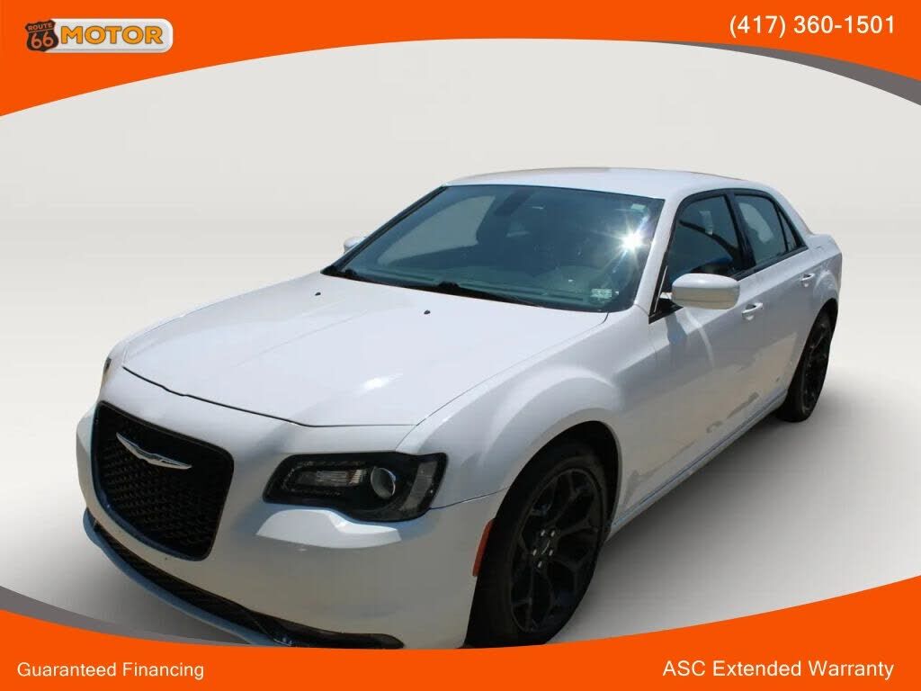 2019 CHRYSLER 300