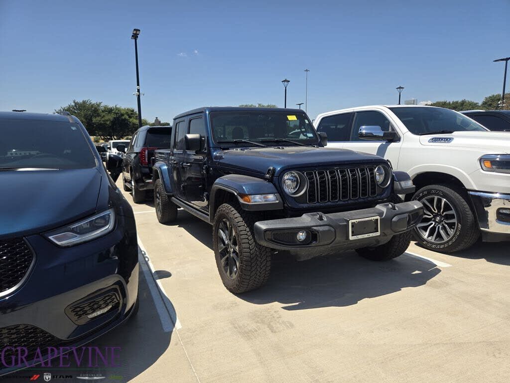 2025 JEEP Gladiator