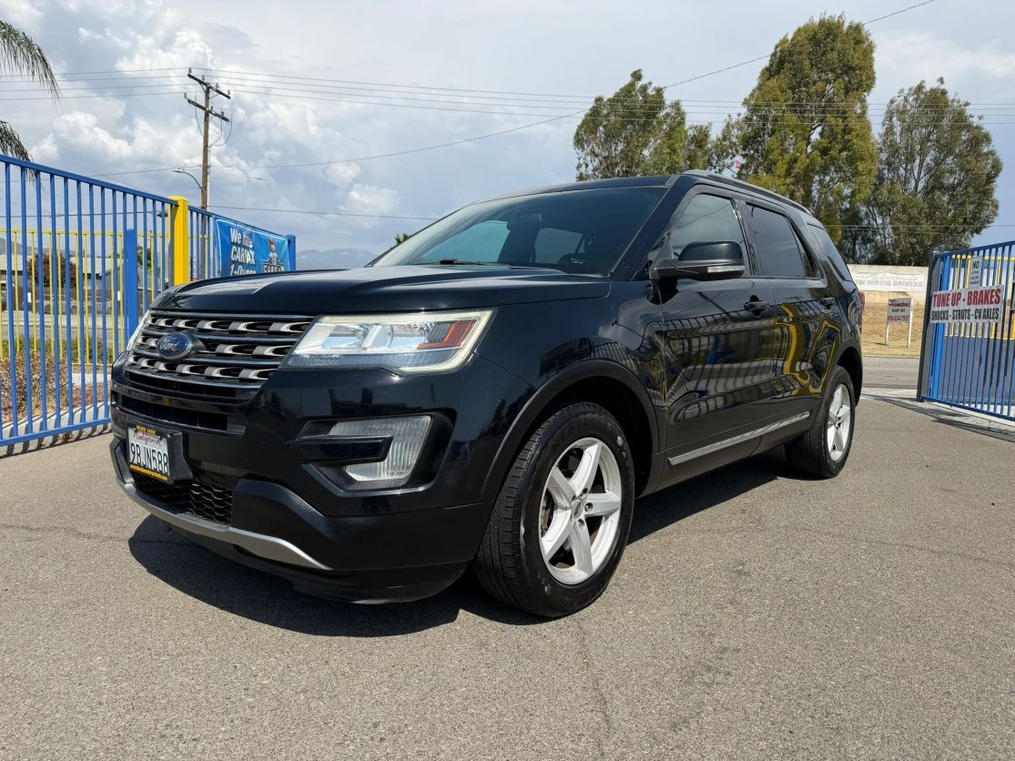 2017 FORD Explorer