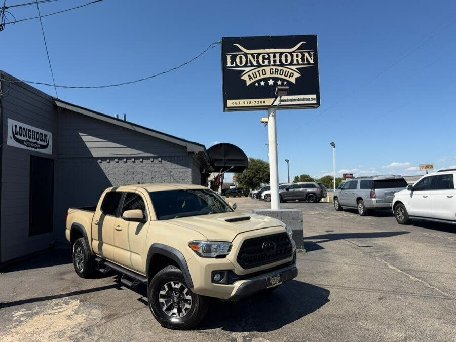 2017 TOYOTA Tacoma