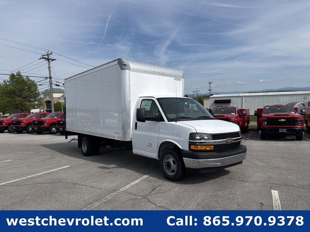 2026 CHEVROLET Express