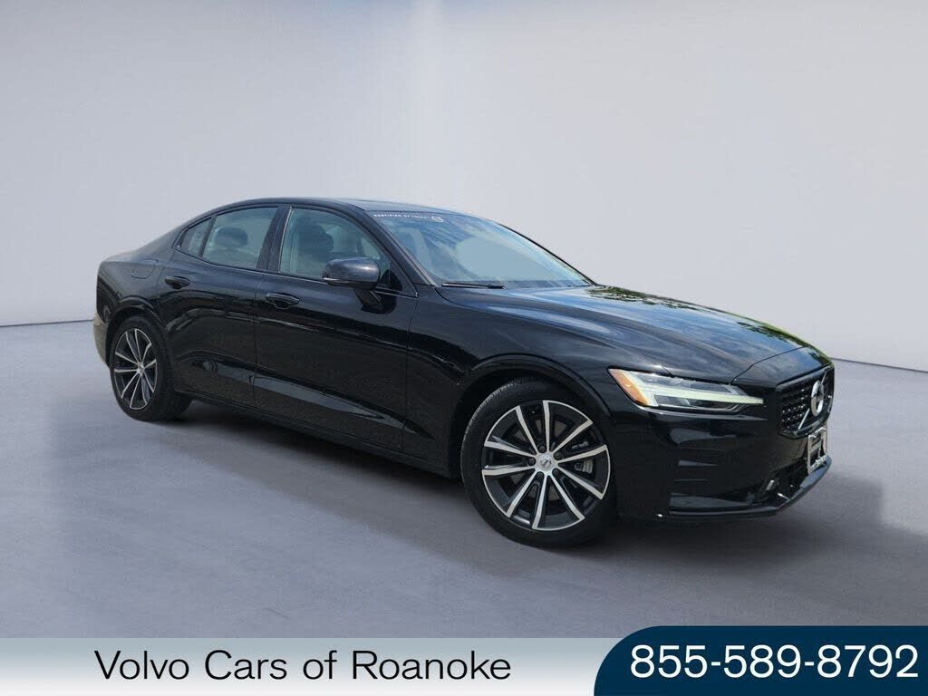 2022 VOLVO S60
