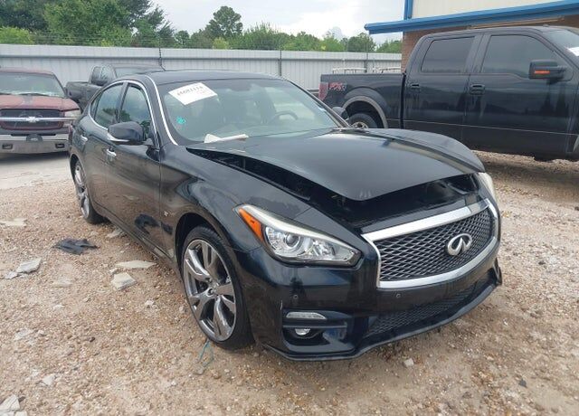 2015 INFINITI Q70