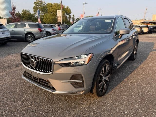2022 VOLVO XC60
