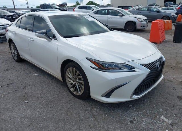 2019 LEXUS ES