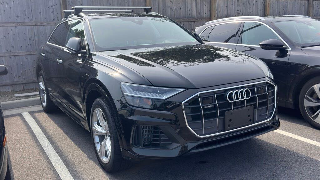 2023 AUDI Q8