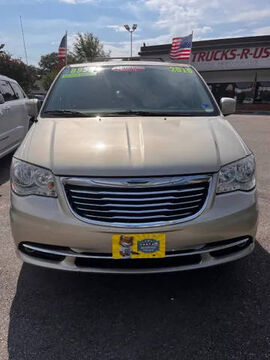 2016 CHRYSLER Town and Country
