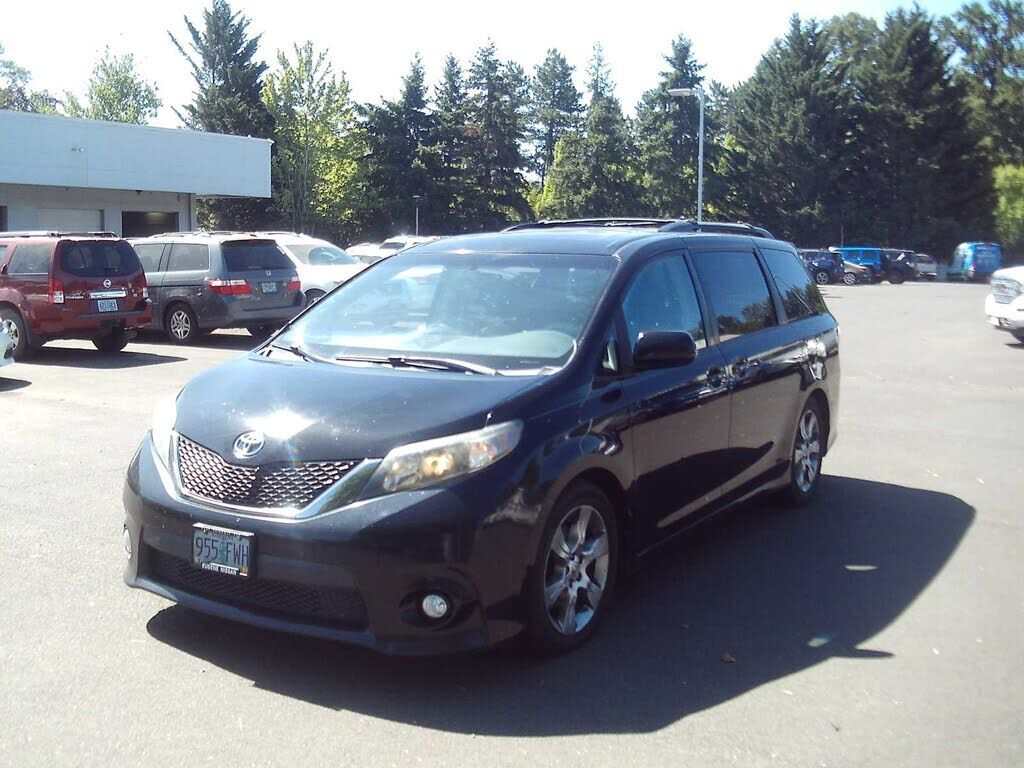 2012 TOYOTA Sienna