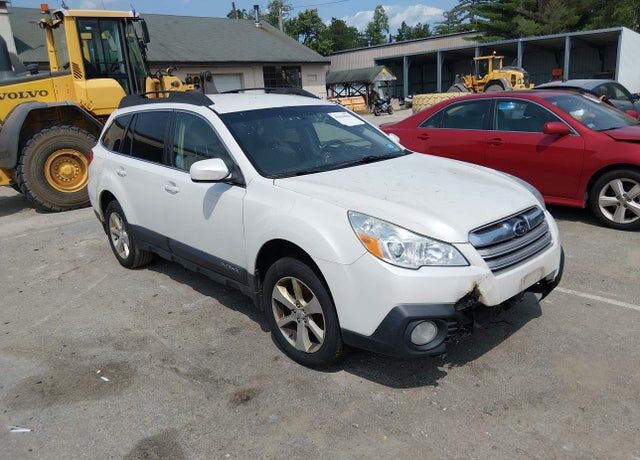2013 SUBARU Outback