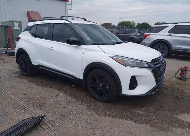 2021 NISSAN Kicks
