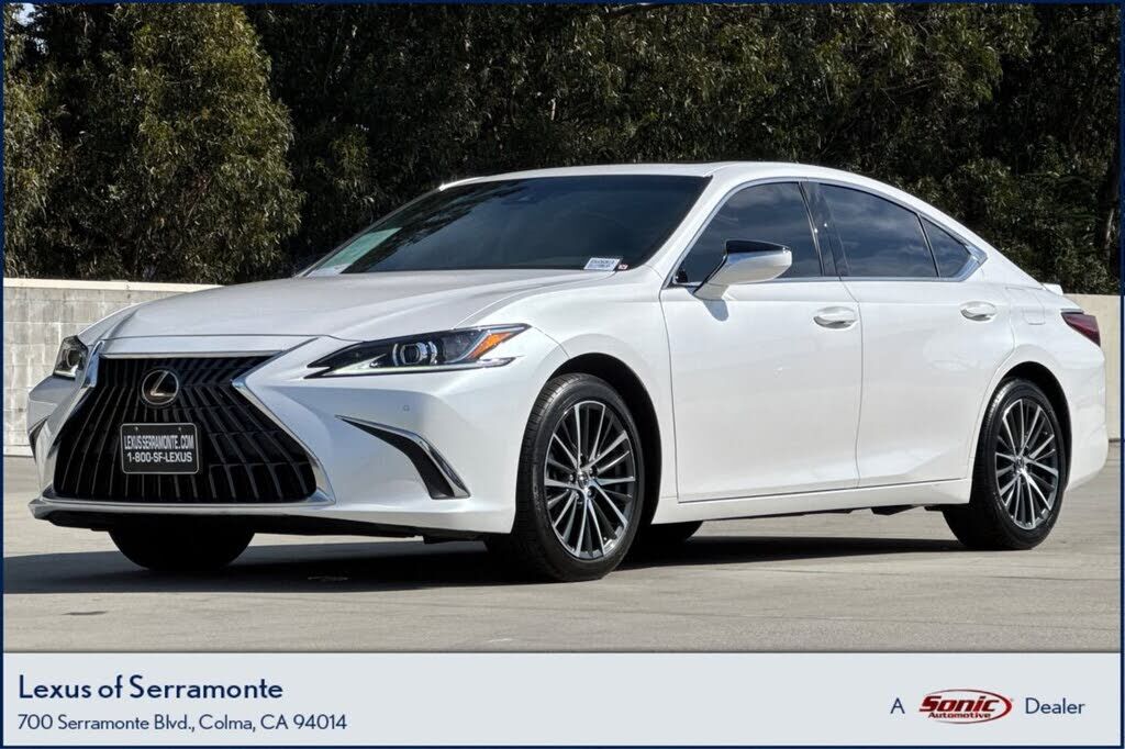 2025 LEXUS ES