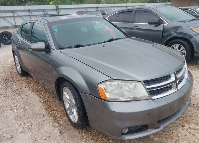 2013 DODGE Avenger