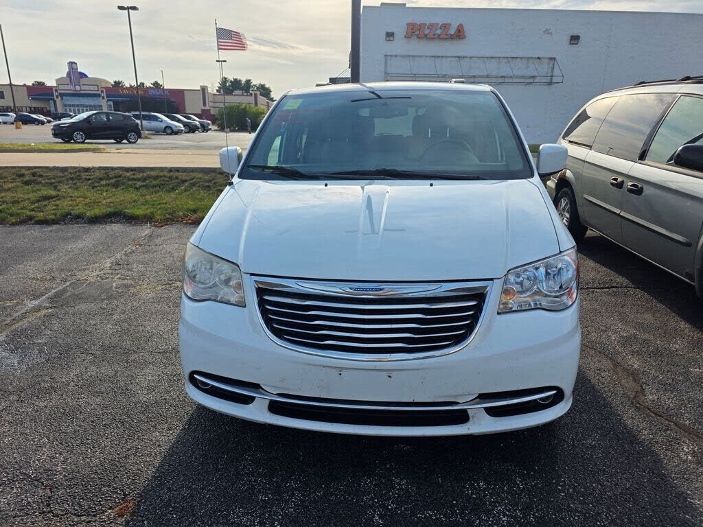 2014 CHRYSLER Town and Country
