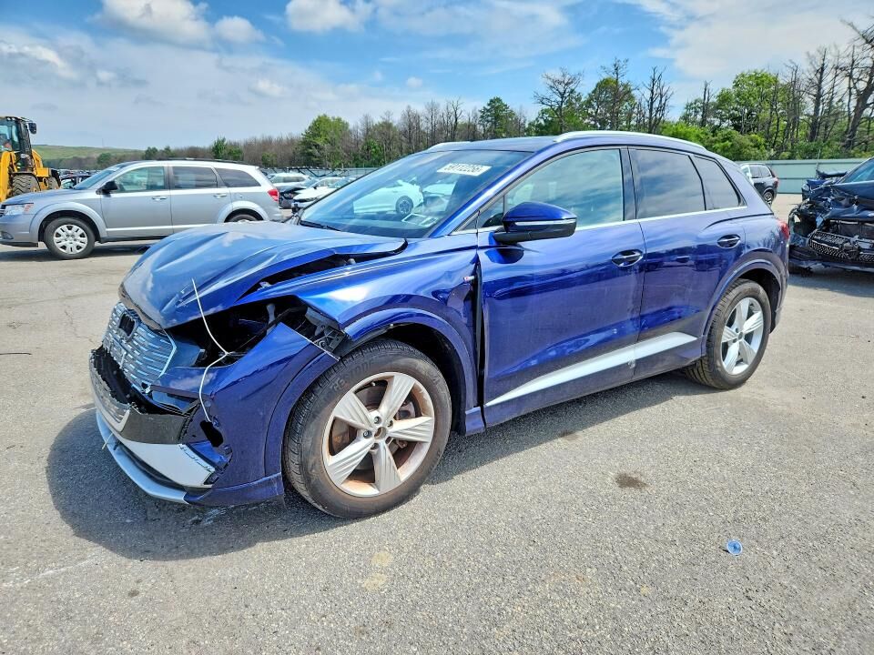 2024 AUDI Q4