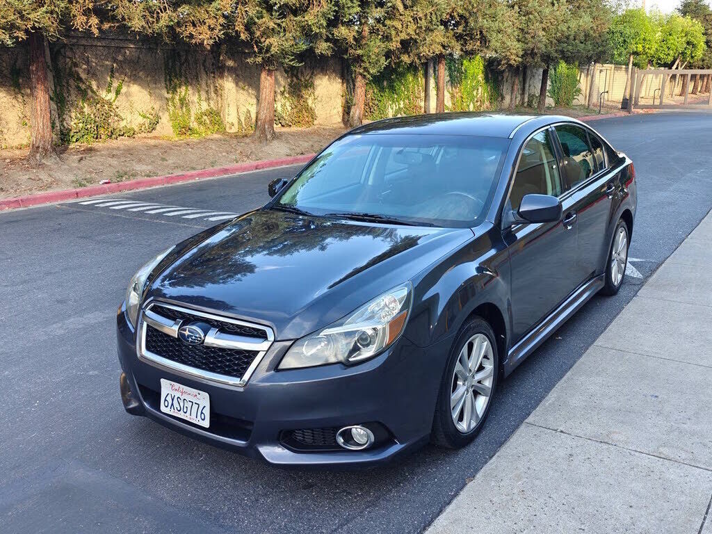2013 SUBARU Legacy