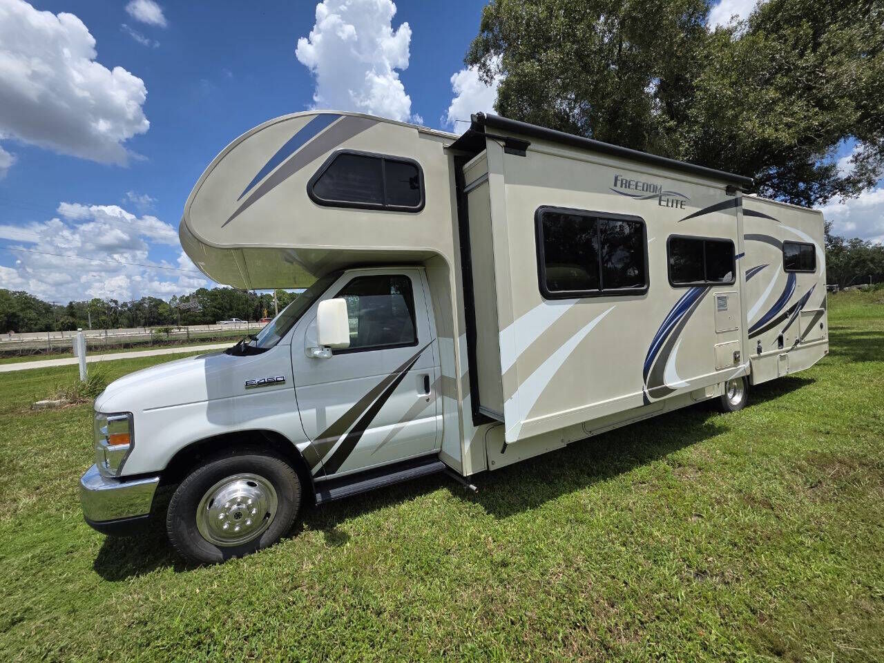 2018 FORD E-450