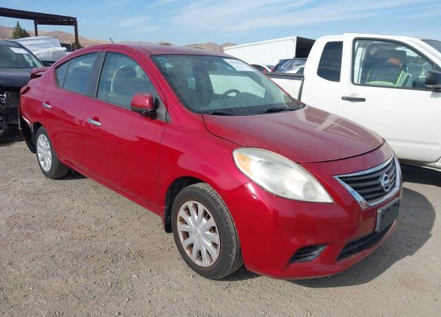 2013 NISSAN Versa