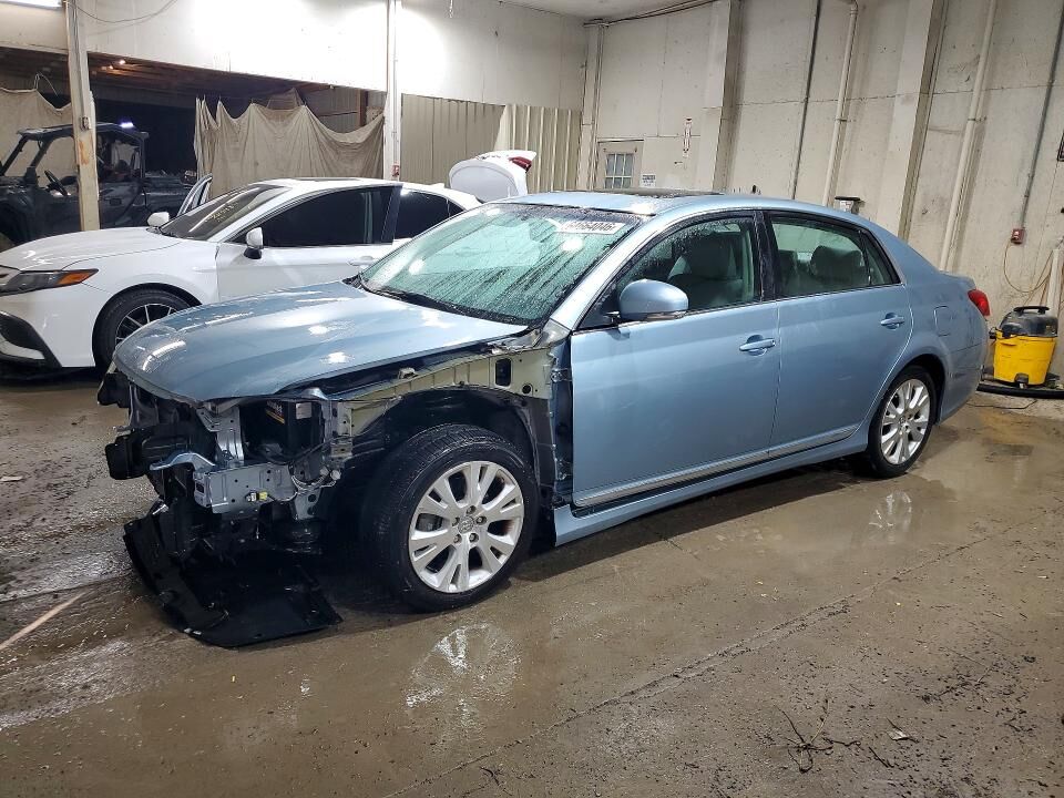 2011 TOYOTA Avalon