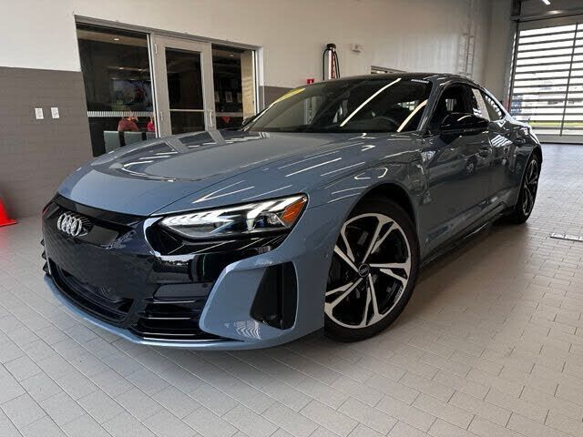 2022 AUDI e-tron