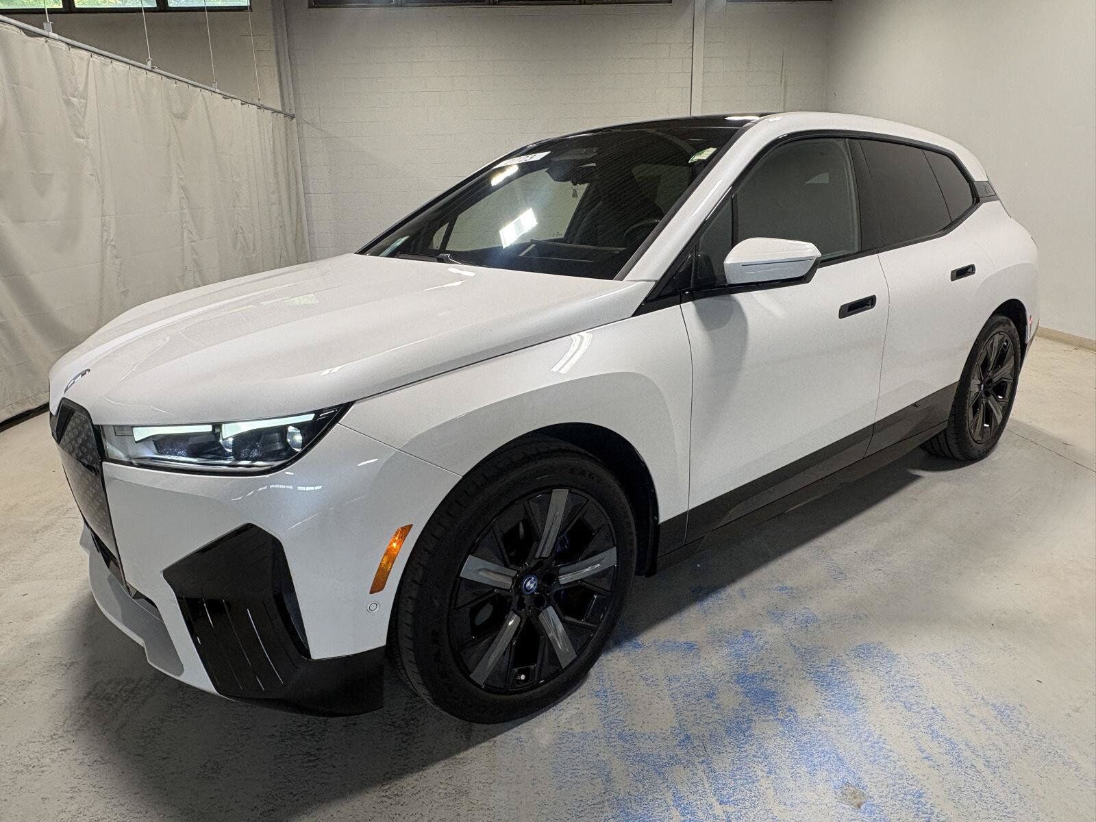 2023 BMW ix