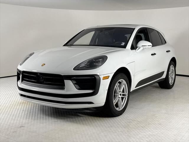 2024 PORSCHE Macan