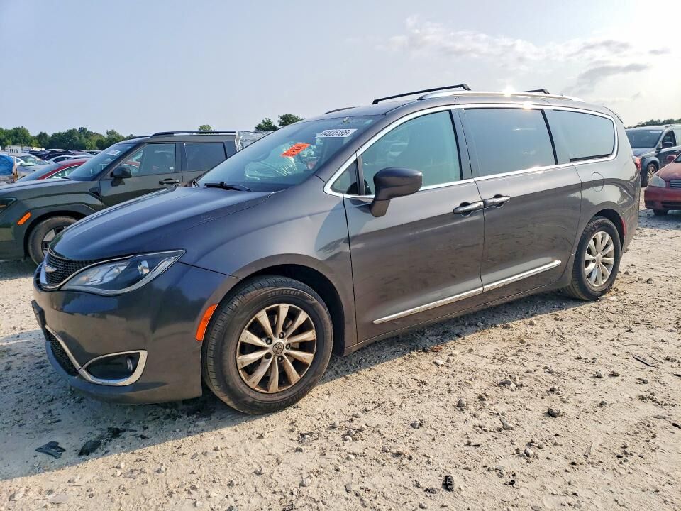 2019 CHRYSLER Pacifica