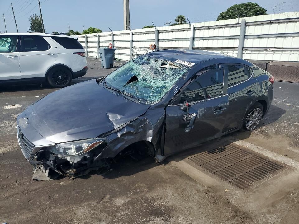 2016 MAZDA Mazda3
