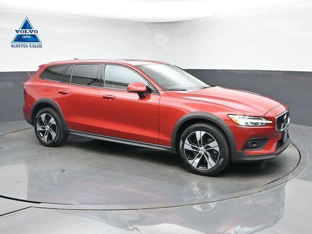 2024 VOLVO V60CC