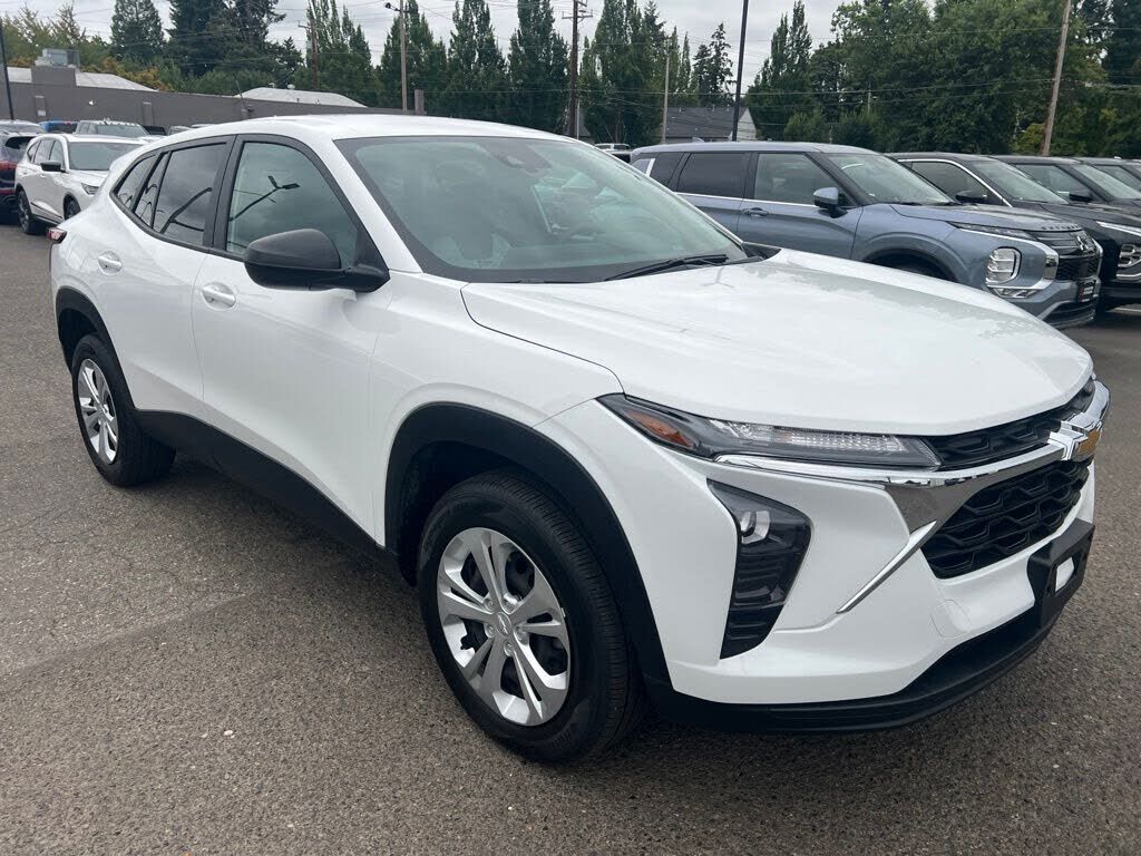 2024 CHEVROLET Trax