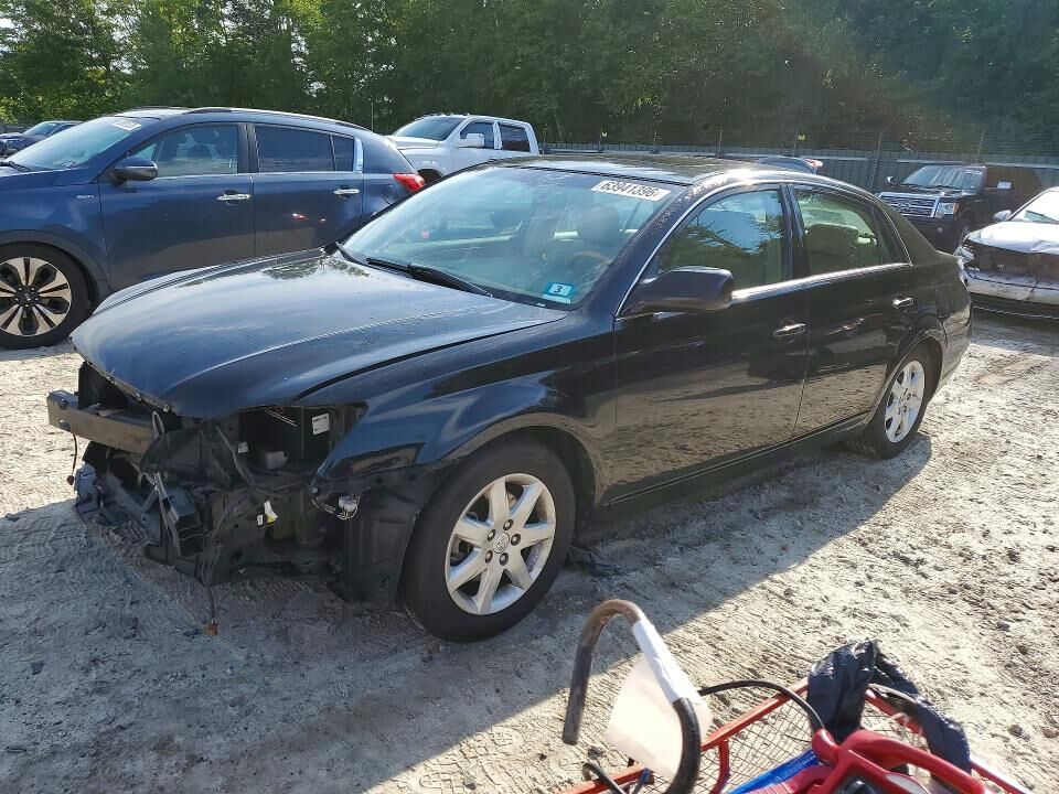 2005 TOYOTA Avalon