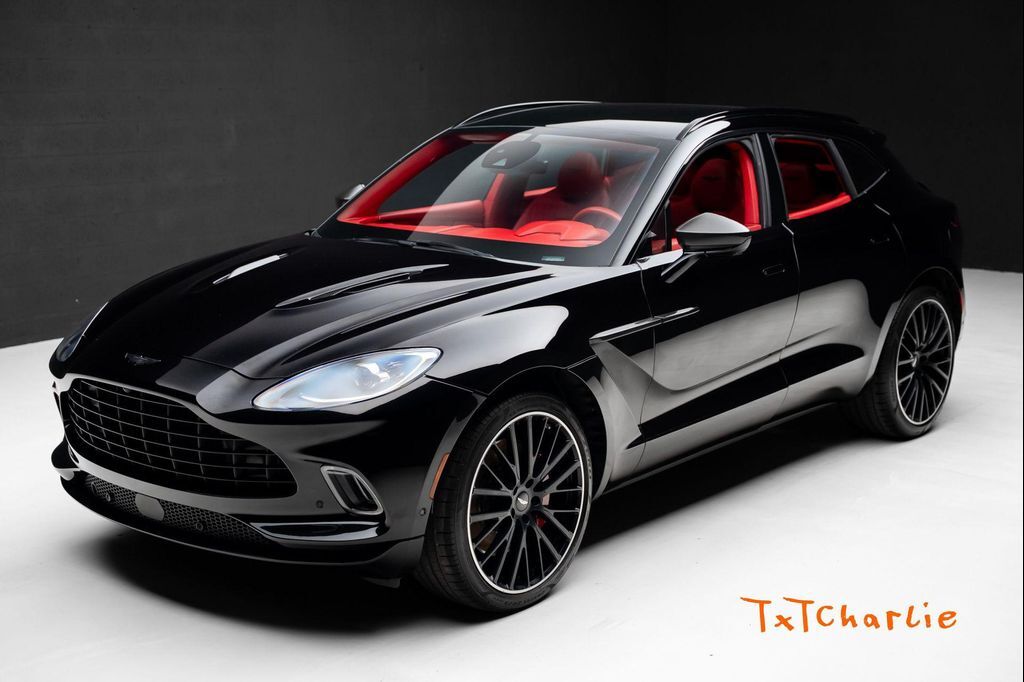 2022 ASTON MARTIN DBX