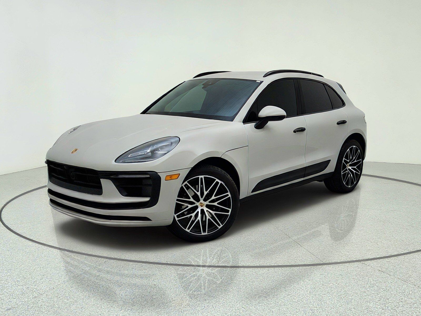 2024 PORSCHE Macan