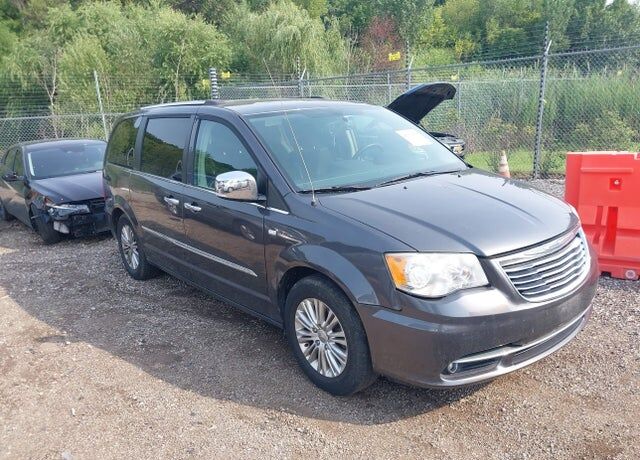 2014 CHRYSLER Town and Country