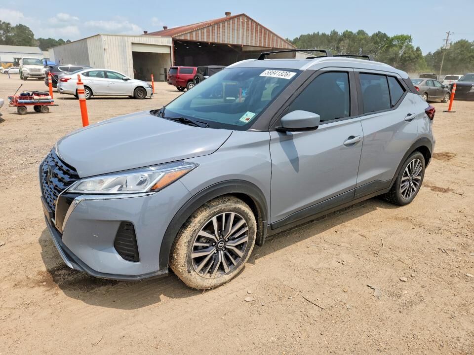 2021 NISSAN Kicks