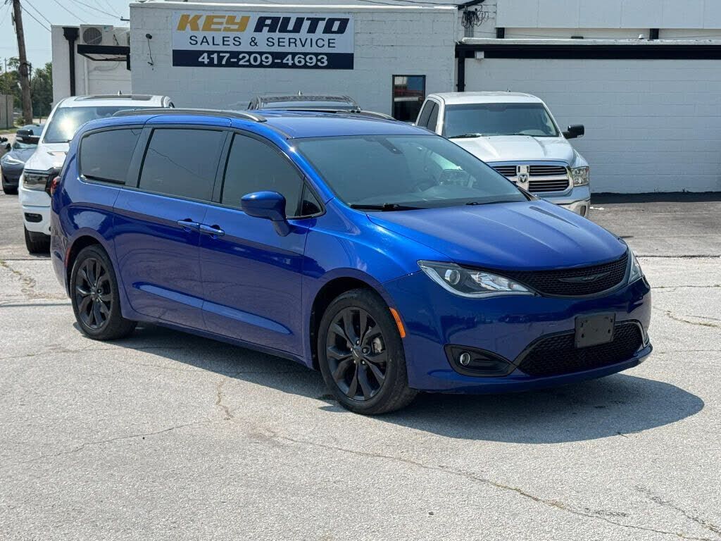 2019 CHRYSLER Pacifica