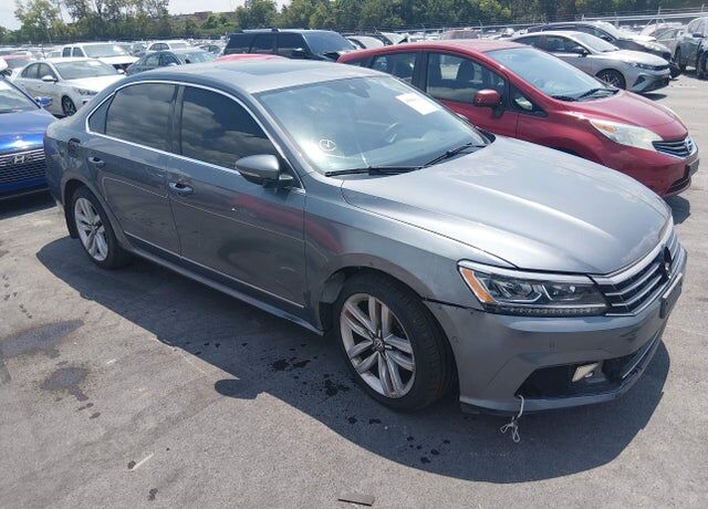 2017 VOLKSWAGEN Passat